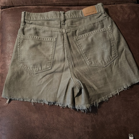 American Eagle Highest rise mom shorts - Picture 4 of 5